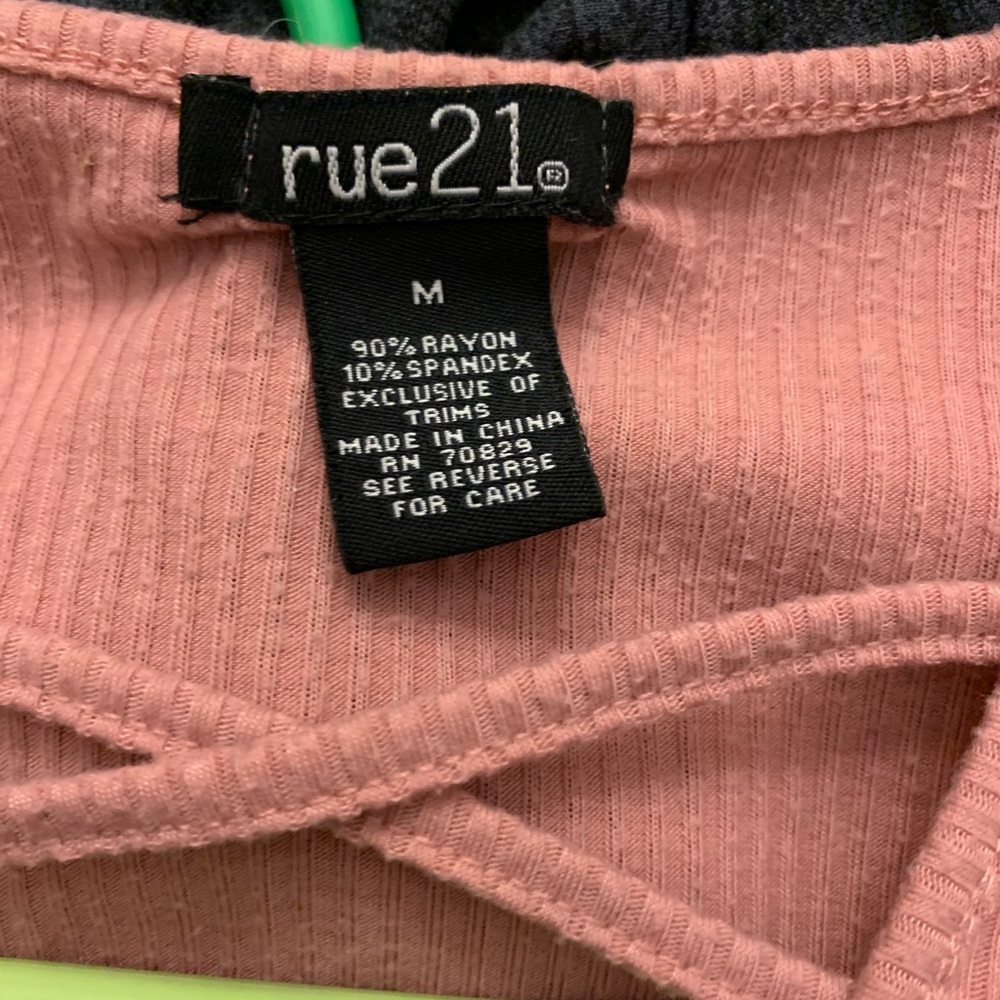 pink tank top